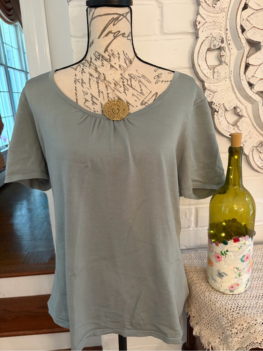 JONES OF NEW YORK COLLECTION SHORT SLEEVE SCOOP NECK TOP